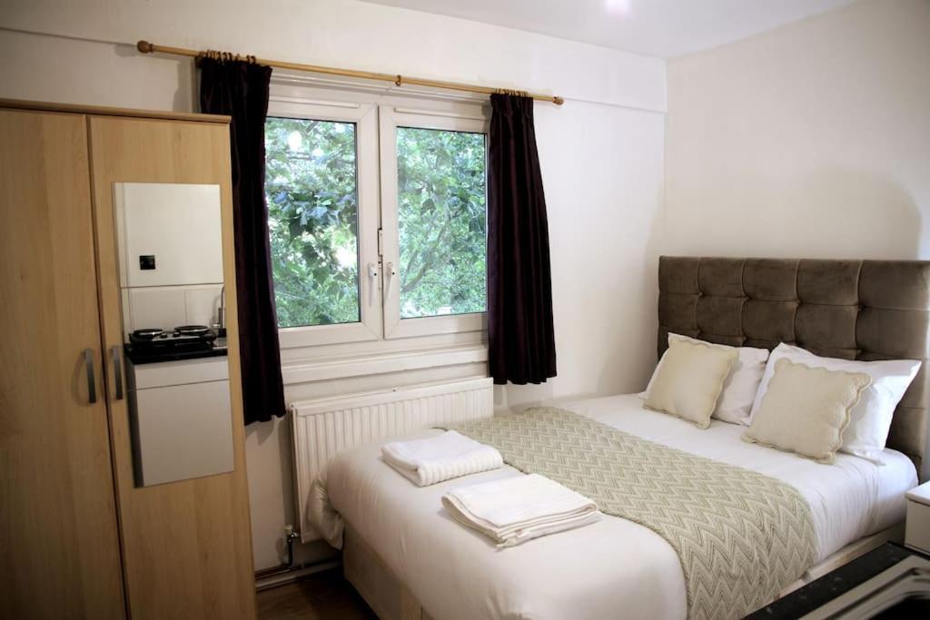 Ensuite With Kitchen Stunning Double-Bed Room In Zone 2 Londen Buitenkant foto